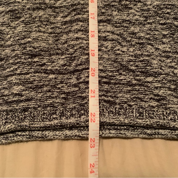 Club Monaco sweater. Xs - Picture 6 of 6